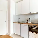 Trocadero/Victor Hugo : Luxury Apartment 1Br-4P