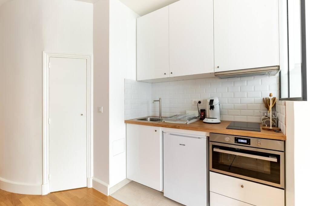 Trocadero/victor Hugo : Luxury 1br-4p Apartment Paris